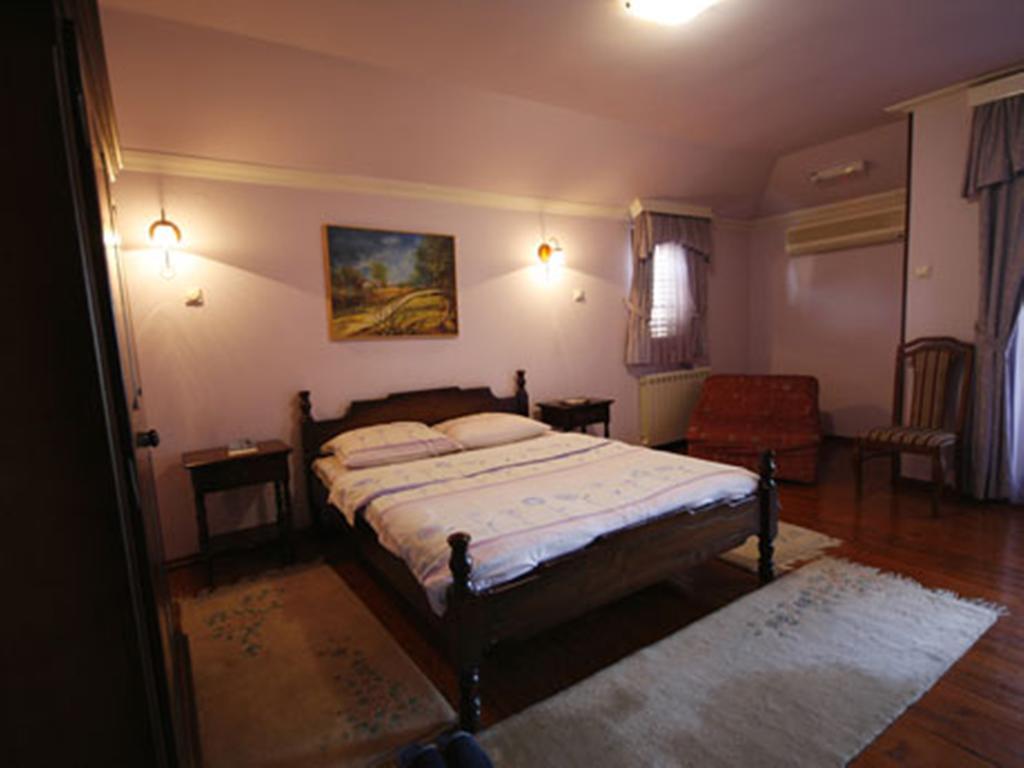 Hotel Ambiente Podgorica Rum bild